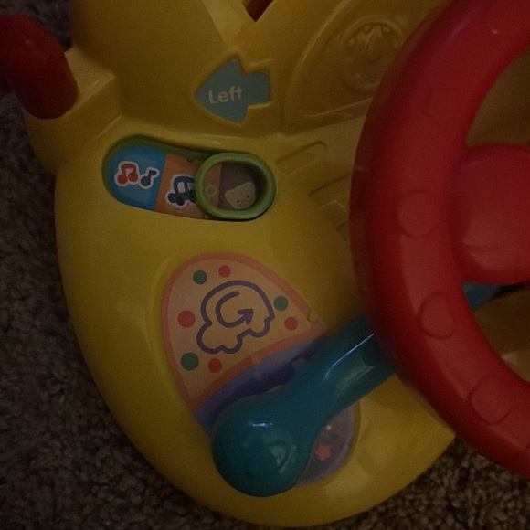 VTech Learn & Turn Driver, Yellow - Picture 13 of 14